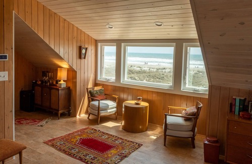 Atlantic Beach Cottage | The Exum Cottage - Beachfront in Atlantic Beach, North Carolina