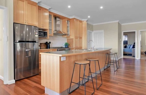 Calare House | The Fairway | Entertainer Opposite Wentworth Golf