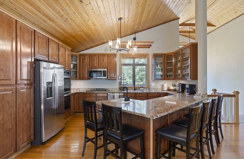 Breezy Point Apartment | The Fairway Retreat: Spacious Family & Golf Getaway