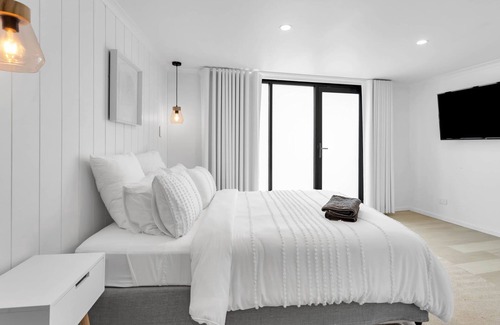 Rosebud Apartment | The Family Beachside Escape by Ready Set Stay - GUEST HOUSE