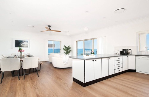 Salamander Bay House | The Family Entertainer - with sweeping water views