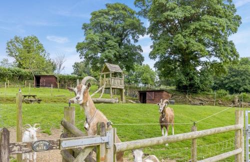 Lydford House | The Farmers Den