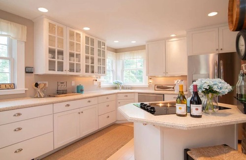 Mystic - New London House | The Farmhouse Downtown Mystic~Walk to Seaport, Shops and Restaurants