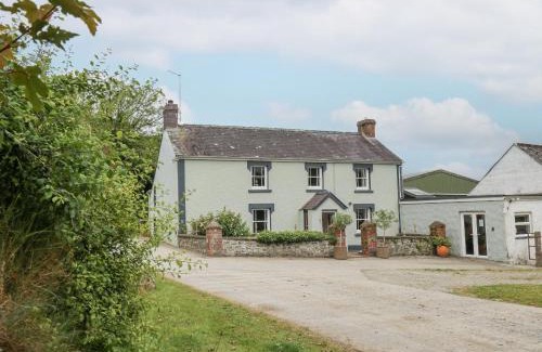 Cardigan House | The Farmhouse