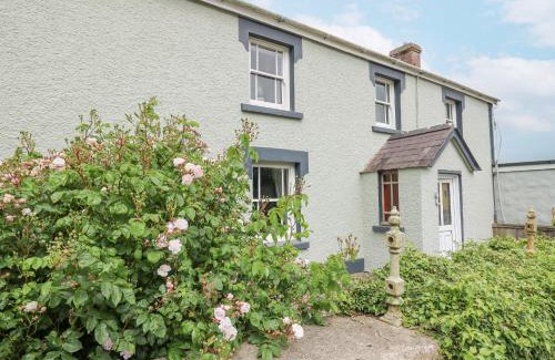 Cardigan House | The Farmhouse