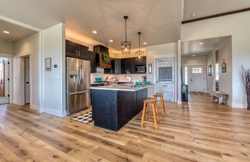 Corvallis Other | The Farmhouse @Michaels Way-Your Place to Stay