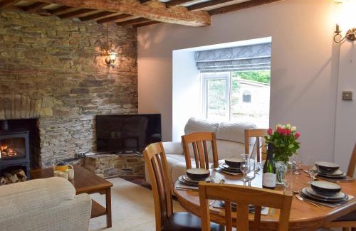 Newcastle Emlyn House | The Farmhouse - Uk13183