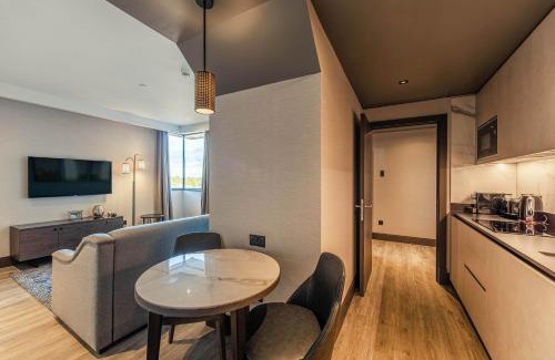 Cambridge Hotel | The Fellows House Cambridge, Curio Collection By Hilton
