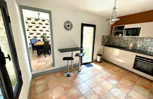 Uzes Apartment | 'The Fenestrelle' appt in superb stone house in centre Uzès