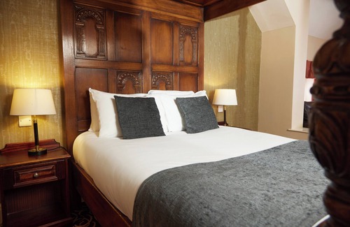 Markfield Hotel | The Fieldhead Hotel by Greene King Inns