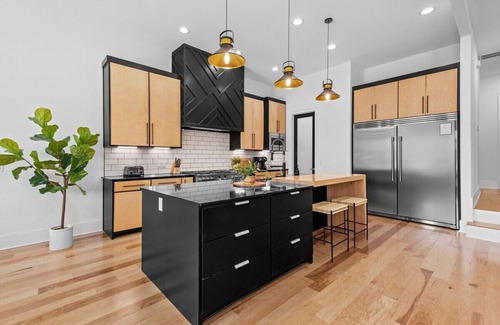 Downtown House | The Fillmore - Hot Tub - 1 mi to Downtown