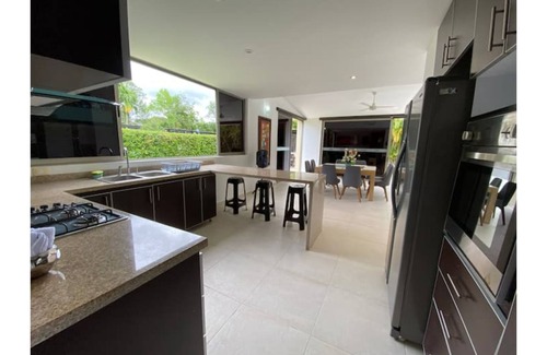 Villavicencio House | The filly,