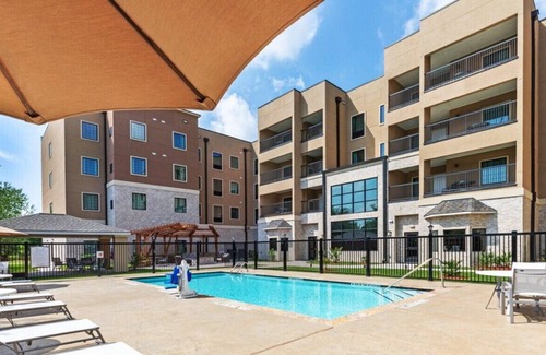 Humble House | The Finest Staycation for Families! W/ Pool!