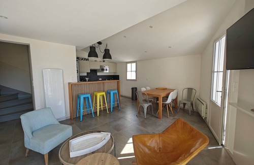 La Flotte House | The Fleet - Arnerault Beach District