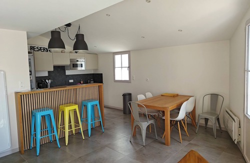 La Flotte House | The Fleet - Arnerault Beach District