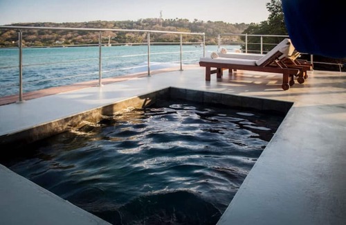 Bocachica House | The Floating Seahorse