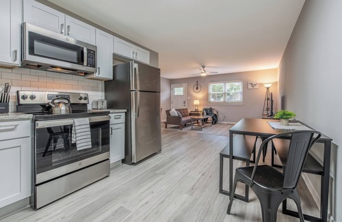 East Raleigh Apartment | The Forest Downtown Raleigh ~Newly Renovated