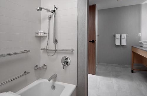 Lake Forest Hotel | The Forester Hotel, part of Unscripted by Hyatt