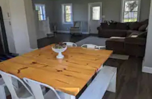 Mount Vernon House | The Forgotten Acres Farm House