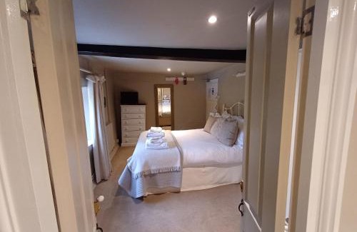 Charlton Hotel | The Fox Goes Free