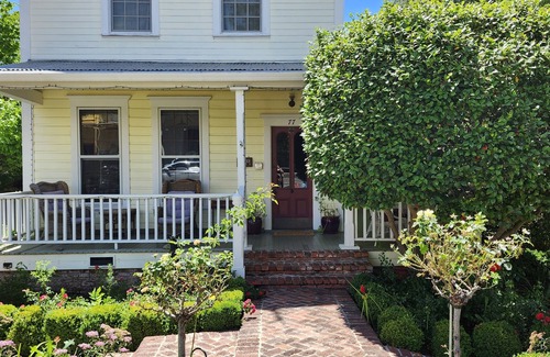 Sutter Creek House | The Foxie Estate - Sleeps 14, On Main Street!