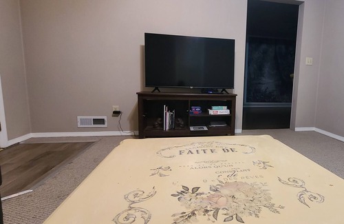 Belleville House | The Frog Prince Cottage- Pet Friendly