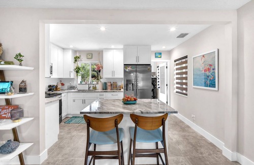 Wilton Manors House | The Frolics - Stunning Wilton Manors Pool Home