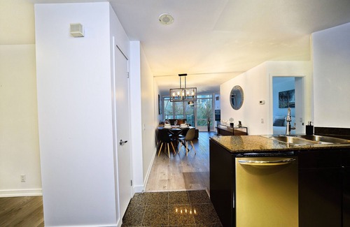 Wellington Place Apartment | The Front Condominiums