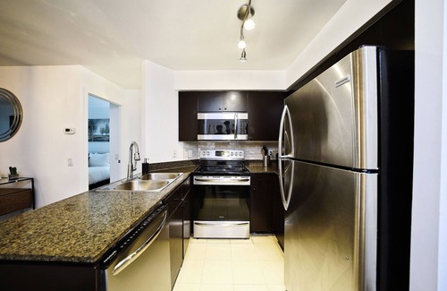 Wellington Place Apartment | The Front Condominiums
