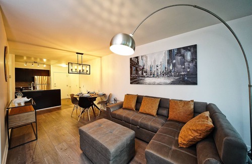 Wellington Place Apartment | The Front Condominiums