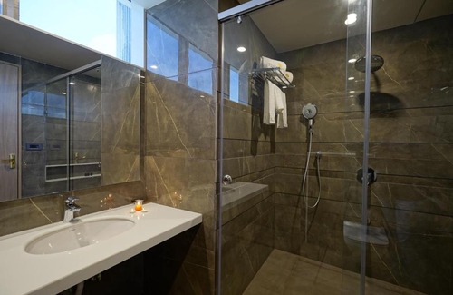 Rajkot Hotel | THE GALLERIA HOTEL ( luxury boutique hotel )