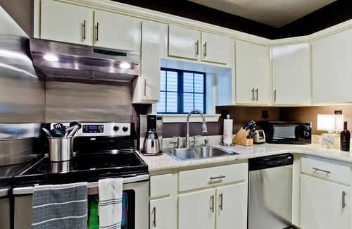 Biloxi House | The Gallery - the perfect location in Ocean Springs! Walk to downtown!