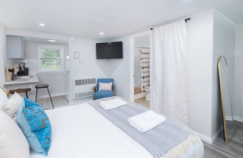 Old Mystic Apartment | The Gallup Studio · Near Mystic, Casinos + USCGA