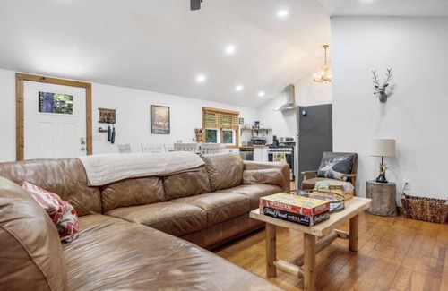 Moultonborough House | The Gamehouse – Lake Access Nearby