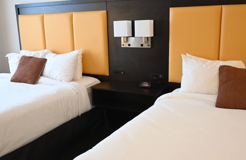 Gananoque Hotel | The Gananoque Inn