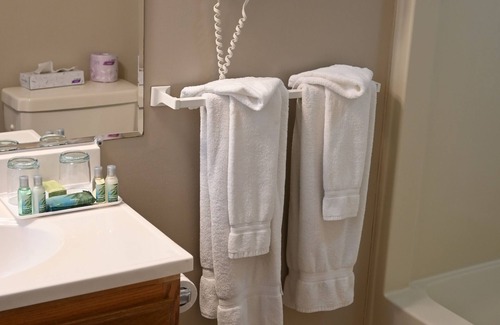 Gananoque Hotel | The Gananoque Inn