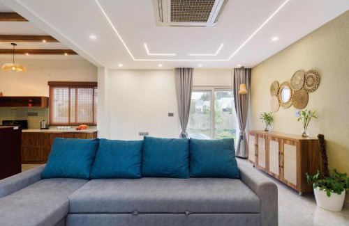 Hosur Apartment | The Garden Retreat by StayJadePool2BHKLawn