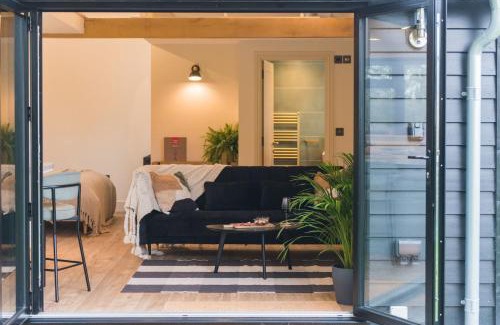 Beckley House | The Garden Room by Bloom Stays