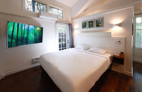 Columbus House | The Garden Villa - A Beautiful Hidden Gem.