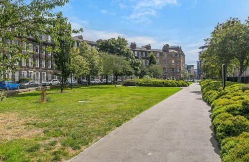 West End Apartment | The Gardners apartment in City centre