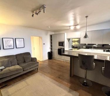 West End Apartment | The Gardners apartment in City centre