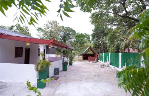 Hingurakgoda Cabin | The garlic Restaurant & Lodge