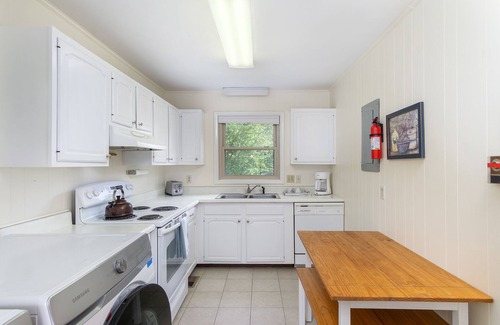 Montreat House | The Gate House | Pet-friendly Montreat Home with Game Room & Screened Porch!