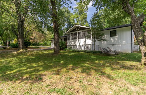 Montreat House | The Gate House | Pet-friendly Montreat Home with Game Room & Screened Porch!