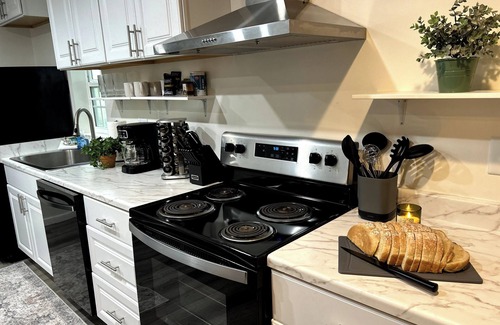 Grandview House | The Gathering Grove 6Bdrm/3King 3.5Bath-sleeps20+