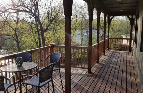 Fair Oaks House | The Gathering Spot: Creekside Stay & Event Venue