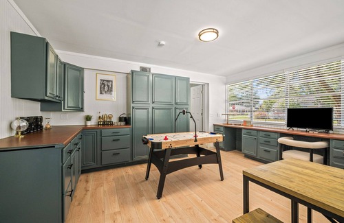 East Pensacola Heights House | The Gatsby. An Art Deco Retreat