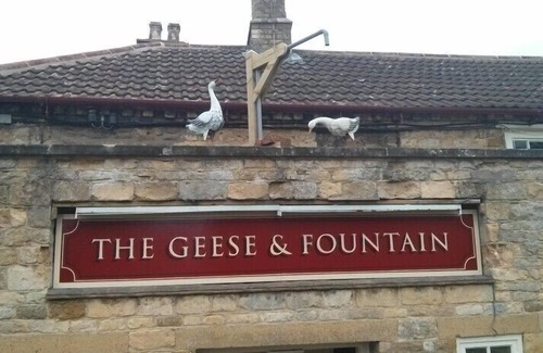 Croxton Kerrial Hotel | The Geese and Fountain