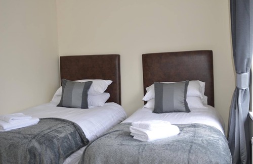 Ripley Hotel | The George Carvery & Hotel