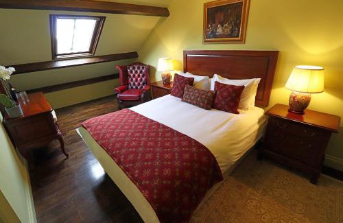 Castle Hotel | The Georgian Swansea